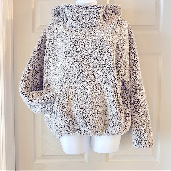 Victoria’s Secret ✖️ PINK Sherpa Teddy Bear Hoodie - Picture 2 of 9